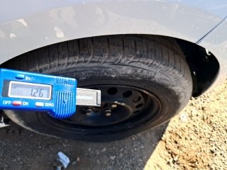 VW UP MOVE SCV Pneu dianteiro dir.