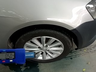 VW VOYAGE CL MA Pneu dianteiro dir.