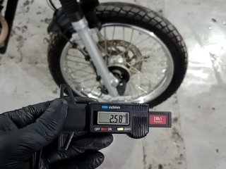 YAMAHA CROSSER Z ABS Pneu dianteiro dir.