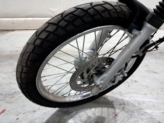 YAMAHA CROSSER Z ABS Pneu dianteiro esq.