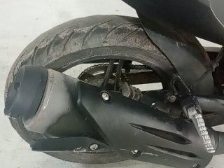 YAMAHA FAZER250 BLUEFLEX Pneu traseiro dir.