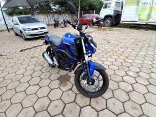YAMAHA FZ15 FAZER ABS Frente Passageiro