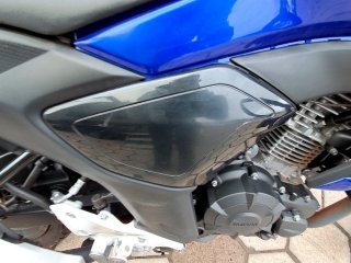 YAMAHA FZ15 FAZER ABS Pneu dianteiro dir.