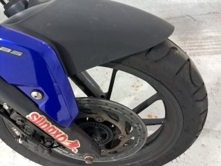 YAMAHA FZ15 FAZER ABS Pneu dianteiro dir.