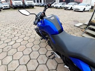 YAMAHA FZ15 FAZER ABS Porta e interior motorista