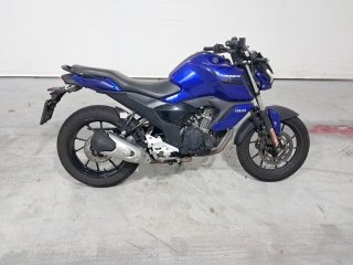 YAMAHA FZ15 FAZER ABS Porta e interior passageiro