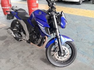 YAMAHA FZ25 FAZER ABS  Frente Passageiro
