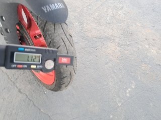 YAMAHA MT03 ABS Pneu dianteiro esq.