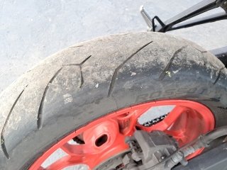 YAMAHA MT03 ABS Pneu traseiro dir.