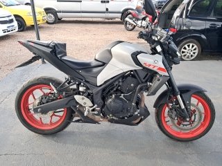 YAMAHA MT03 ABS Porta e interior passageiro