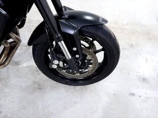 YAMAHA MT09/ABS Pneu dianteiro dir.