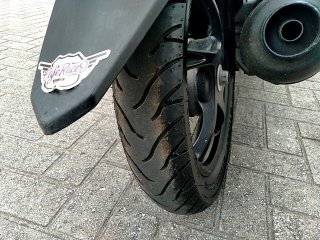 YAMAHA NEO 125 120 Pneu dianteiro dir.