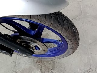 YAMAHA NEO 125 Pneu dianteiro dir.