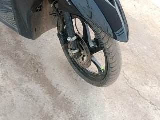 YAMAHA NEO 125 Pneu dianteiro esq.