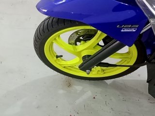 YAMAHA NEO 125 Pneu dianteiro esq.