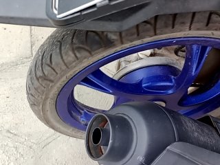 YAMAHA NEO 125 Pneu traseiro dir.