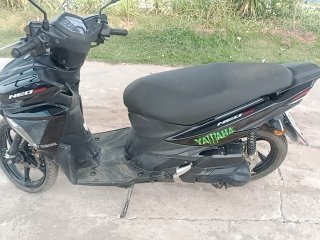 YAMAHA NEO 125 Porta e interior motorista