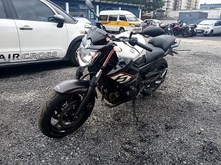 YAMAHA XJ6 N ABS Frente Motorista