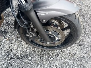 YAMAHA XJ6 N ABS Pneu dianteiro dir.