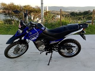 YAMAHA XTZ150 CROSSER Z Porta e interior motorista