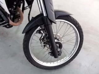 YAMAHA XTZ250 LANDER Pneu dianteiro dir.