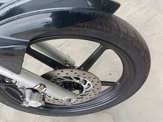 YAMAHA YBR125I FACTOR ED Pneu dianteiro dir.