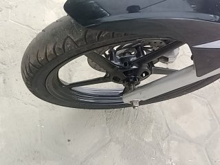 YAMAHA YBR125I FACTOR ED Pneu dianteiro esq.