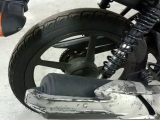 YAMAHA YBR125I FACTOR ED Pneu traseiro dir.