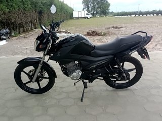 YAMAHA YBR125I FACTOR ED Porta e interior motorista