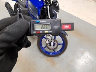 YAMAHA YBR150 FACTOR DX Pneu dianteiro esq.