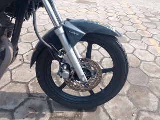 YAMAHA YBR150 FACTOR ED Pneu dianteiro dir.