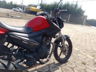 YAMAHA YBR150 FACTOR ED Porta e interior passageiro