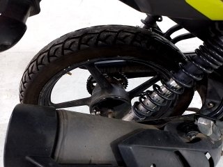 YAMAHA YS150 FAZER SED Pneu traseiro dir.