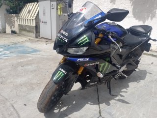 YAMAHA YZF R3 MONSTER Frente Motorista
