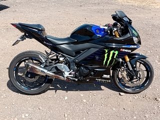 YAMAHA YZF R3 MONSTER Porta e interior passageiro