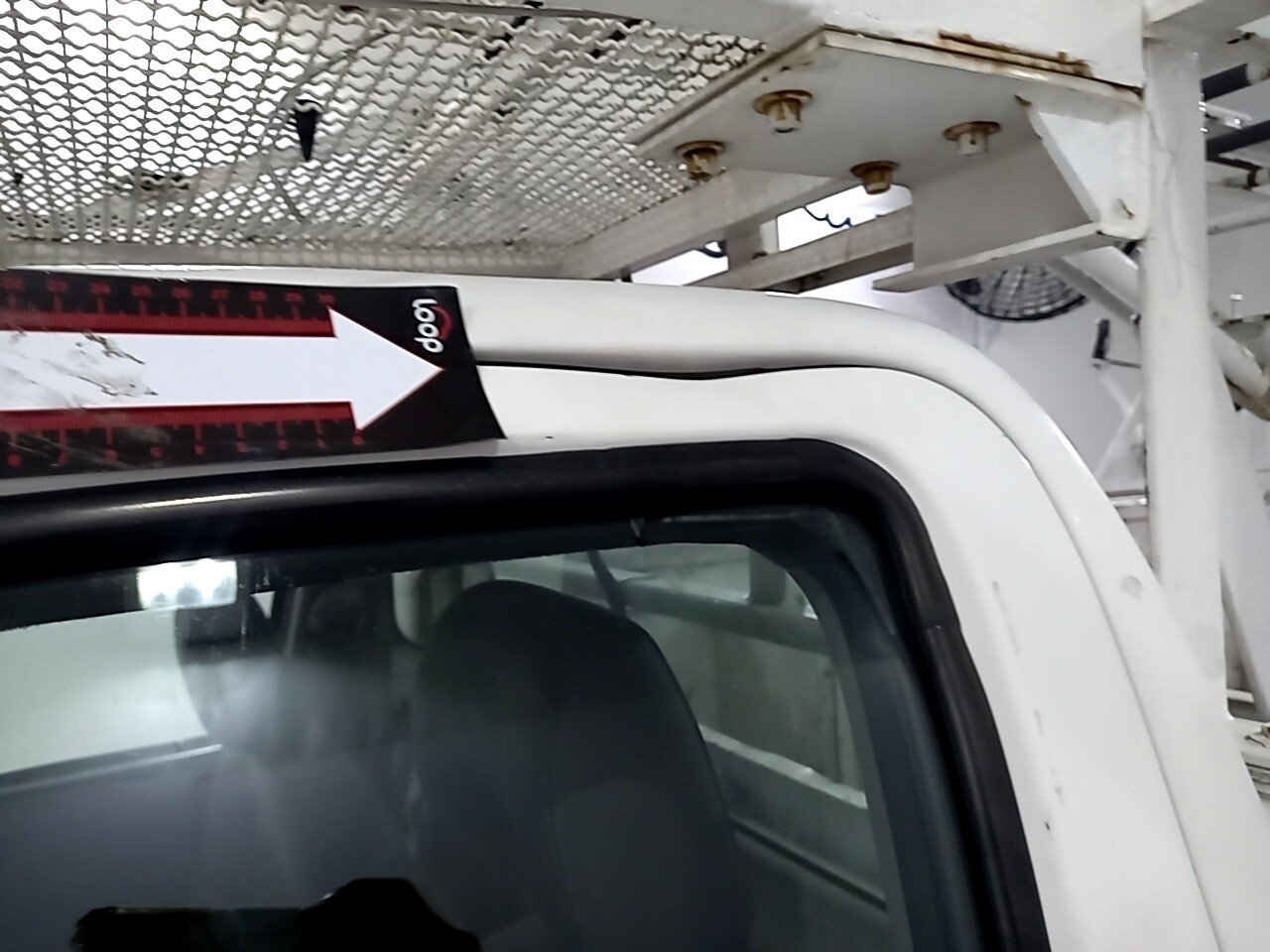 Foto 34 de 36: TOYOTA HILUX SW4 3.0 SRV 4X4 16V TURBO INTERCOOLER DIESEL 4P MANUAL 2013/2013