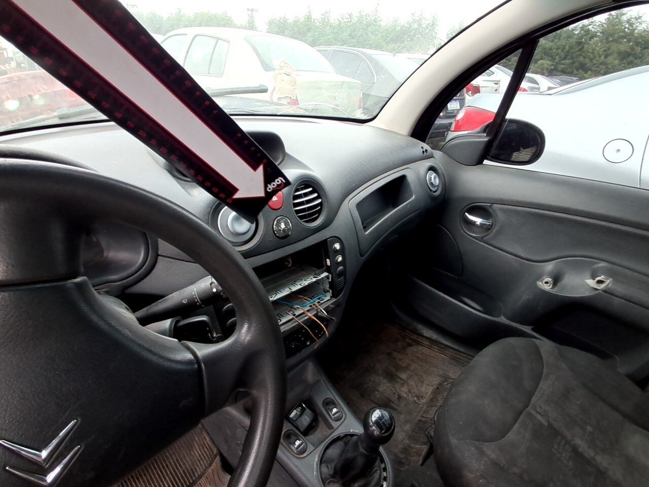 Foto 29 de 60: CITROËN C3 1.4 I GLX 8V GASOLINA 4P MANUAL 2005/2006
