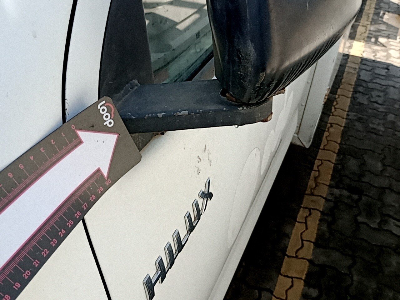 Foto 20 de 27: TOYOTA HILUX 3.0 SR 4X4 CD 16V TURBO INTERCOOLER DIESEL 4P MANUAL 2013/2013