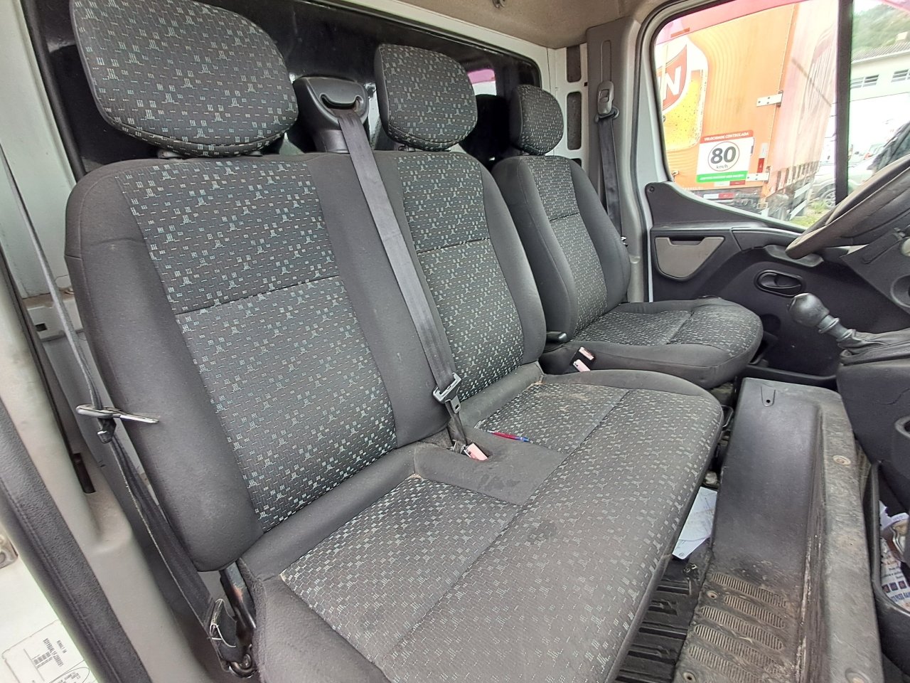 Foto 14 de 27: RENAULT MASTER 2.3 DCI CHASSI CABINE L2H1 16V DIESEL 2P MANUAL 2014/2015
