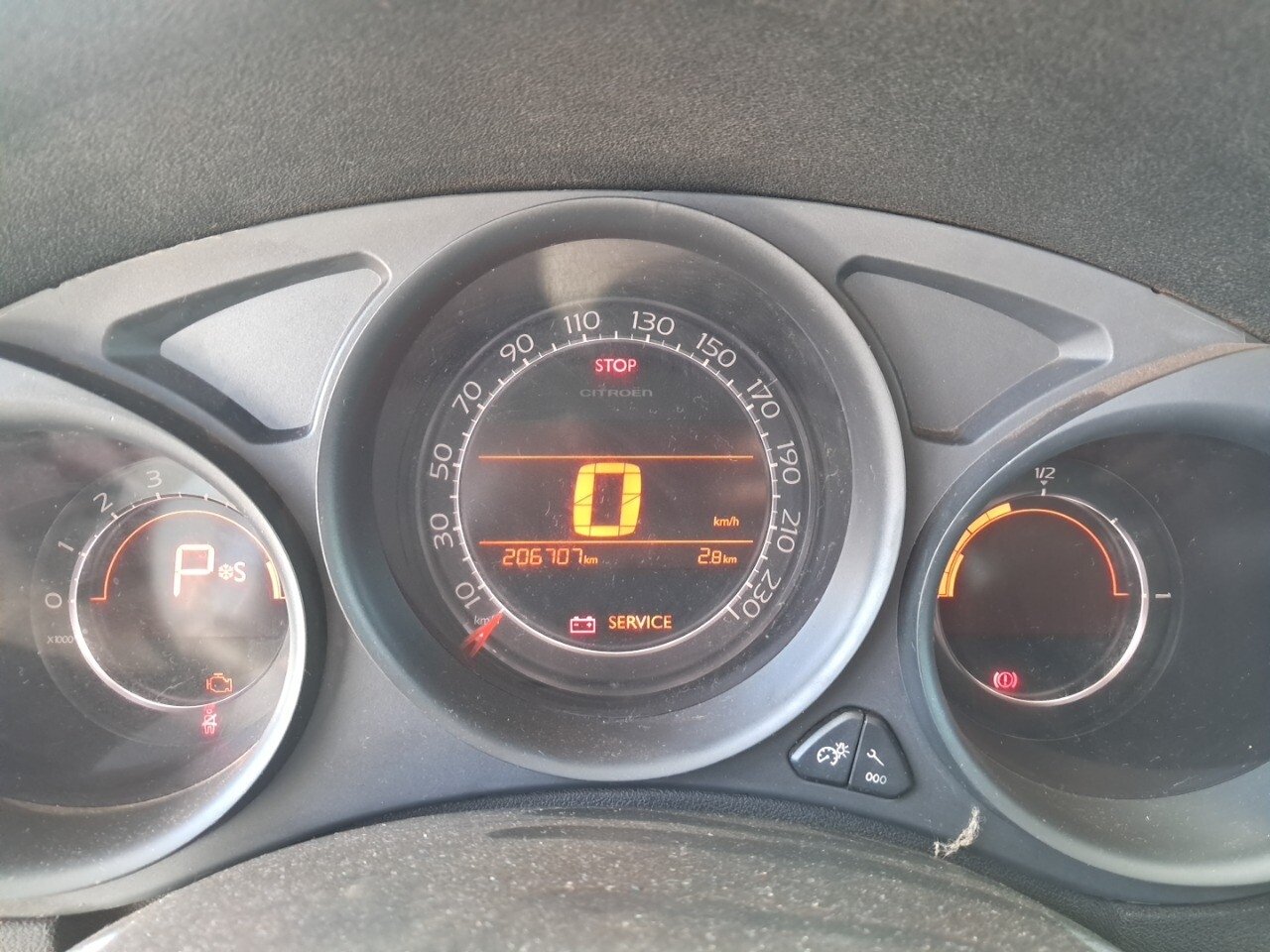 Foto 2: CITROËN C4 LOUNGE 1.6 TENDANCE 16V TURBO GASOLINA 4P AUTOMÁTICO 2014/2015