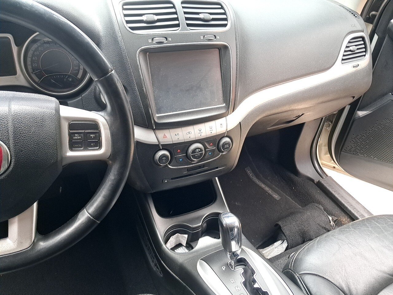 Foto 9 de 39: FIAT FREEMONT 2.4 PRECISION 16V GASOLINA 4P AUTOMÁTICO 2013/2014