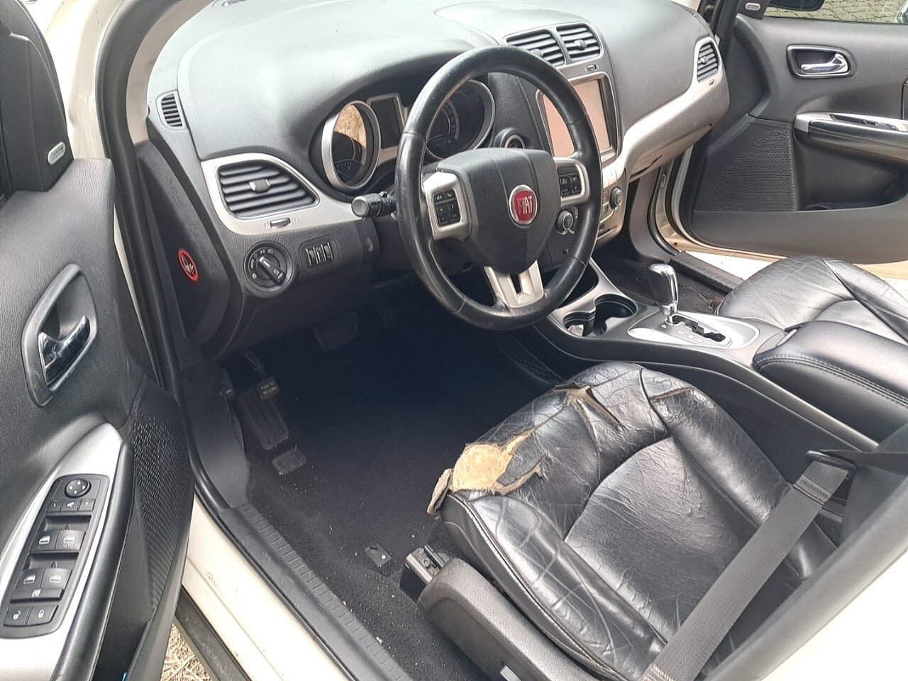 Foto 15 de 39: FIAT FREEMONT 2.4 PRECISION 16V GASOLINA 4P AUTOMÁTICO 2013/2014