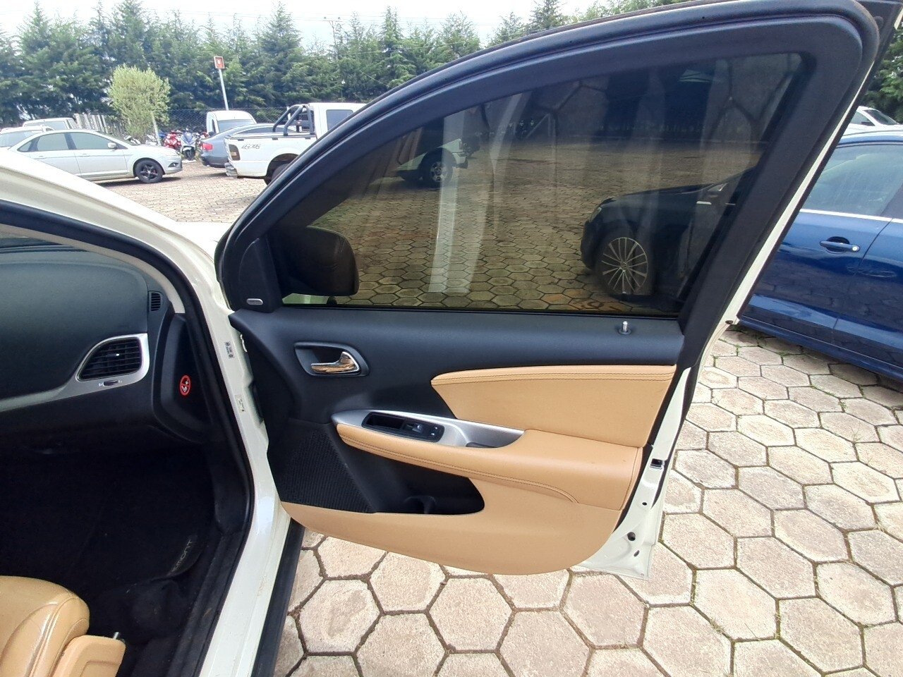 Foto 7 de 34: FIAT FREEMONT 2.4 PRECISION 16V GASOLINA 4P AUTOMÁTICO 2013/2014