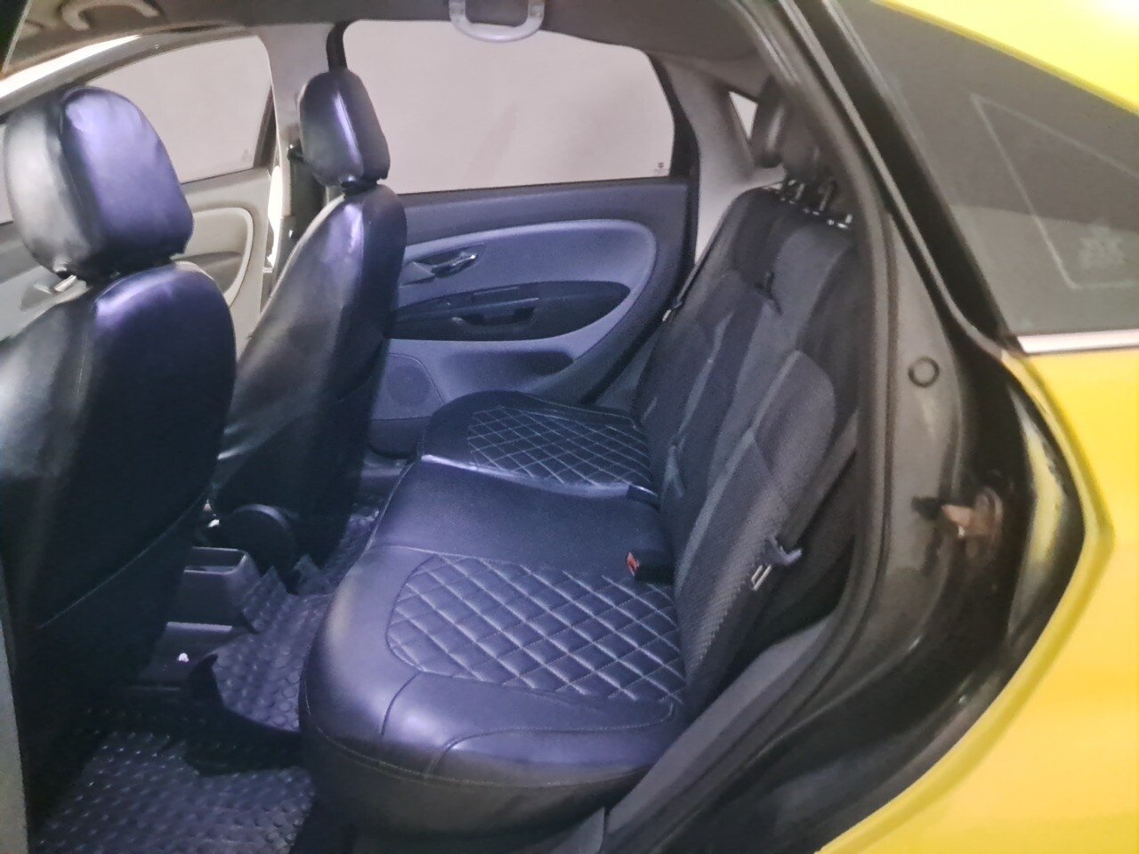 Foto 6 de 54: FIAT LINEA 1.8 ESSENCE 16V FLEX 4P MANUAL 2012/2013