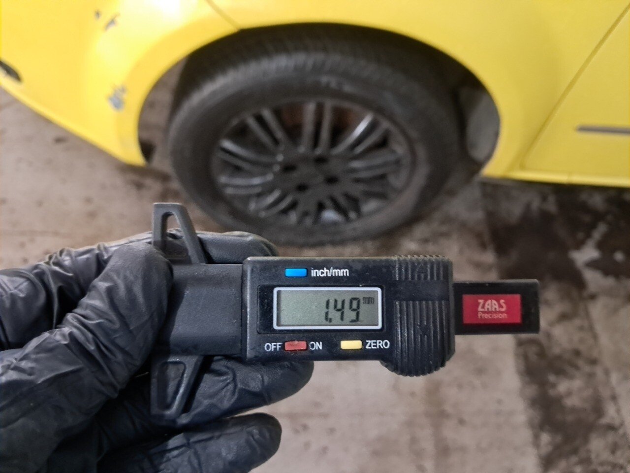 Foto 14 de 54: FIAT LINEA 1.8 ESSENCE 16V FLEX 4P MANUAL 2012/2013