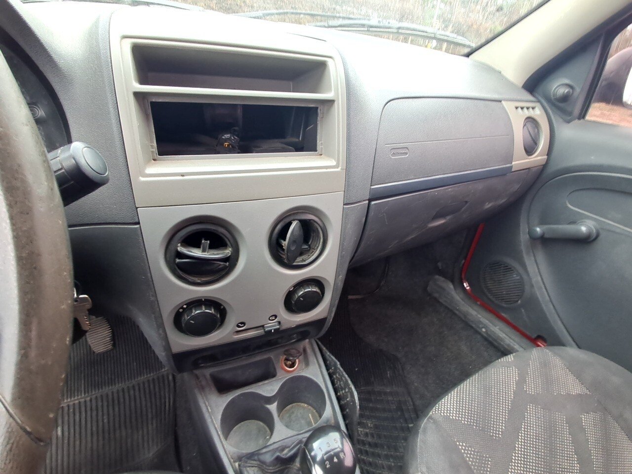 Foto 8 de 47: FIAT PALIO 1.0 MPI FIRE ECONOMY 8V FLEX 2P MANUAL 2014/2014