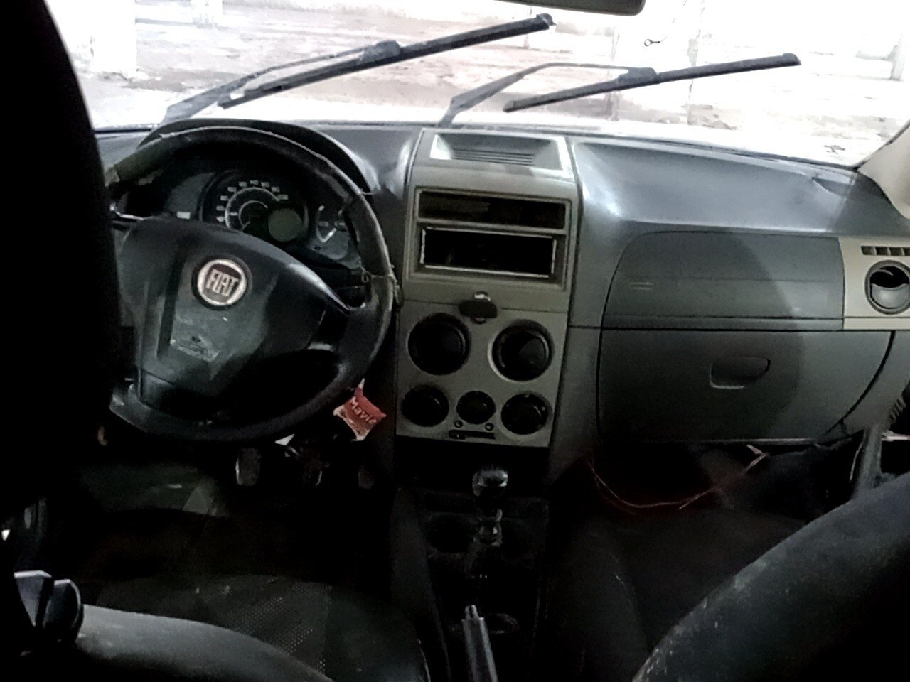 Foto 7 de 60: FIAT PALIO 1.0 MPI FIRE 8V FLEX 4P MANUAL 2014/2015