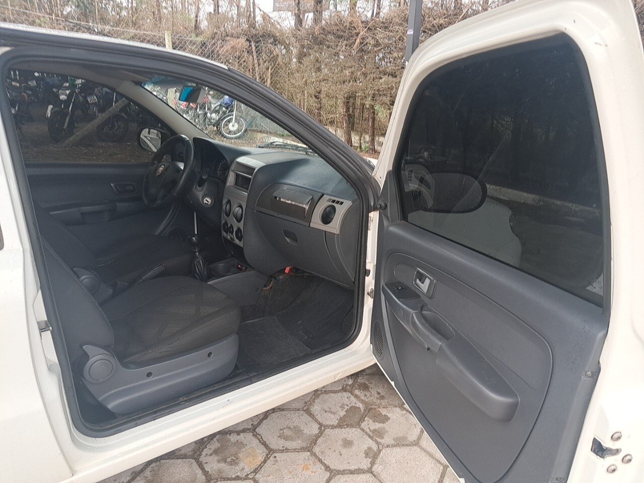 Foto 8 de 60: FIAT PALIO VIPK 1.0 2P 2014/2014