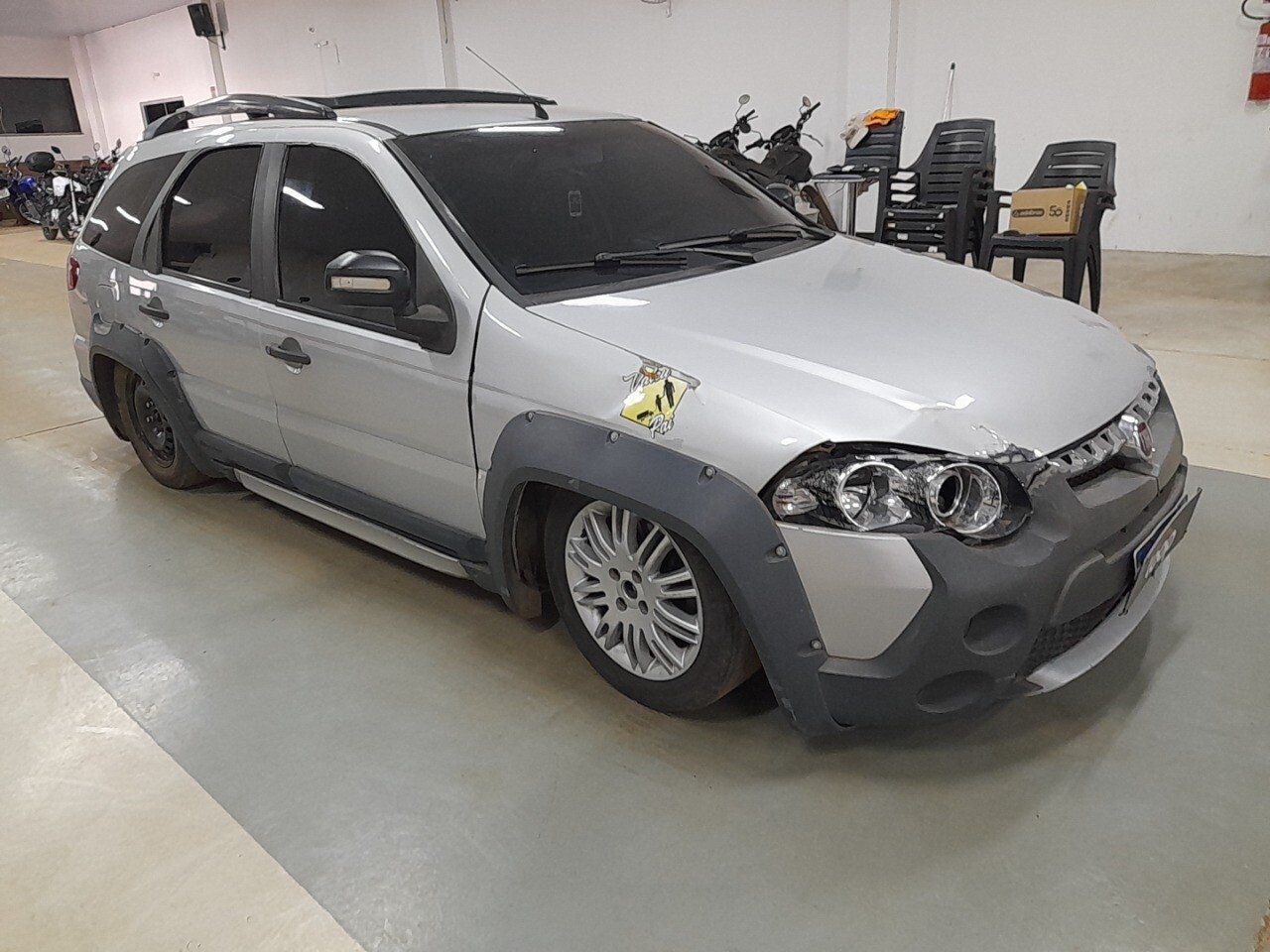 Foto 7 de 41: FIAT PALIO 1.8 MPI ADVENTURE WEEKEND 16V FLEX 4P MANUAL 2010/2011