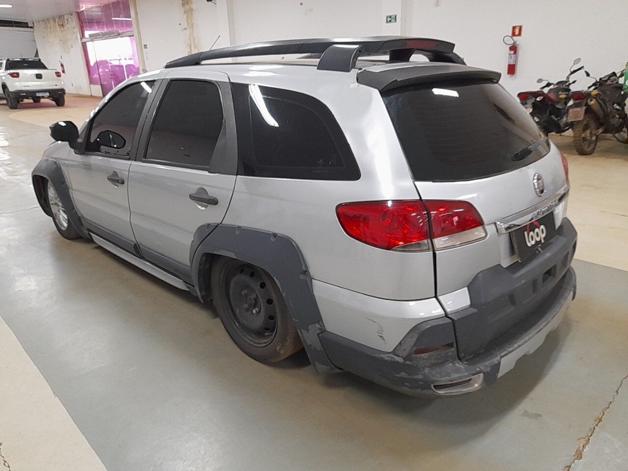 Foto 9 de 41: FIAT PALIO 1.8 MPI ADVENTURE WEEKEND 16V FLEX 4P MANUAL 2010/2011